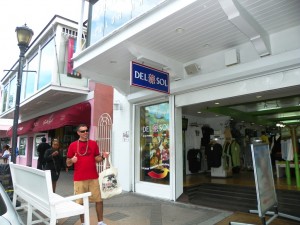 Del Sol color change fan in front of the nassau, bahamas store