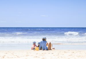 beach-family-sunscreen-safety