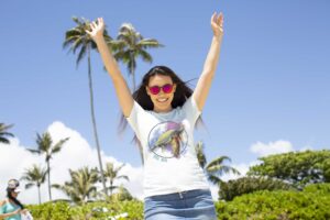 del-sol-color-changing-shirt-woman-vacation